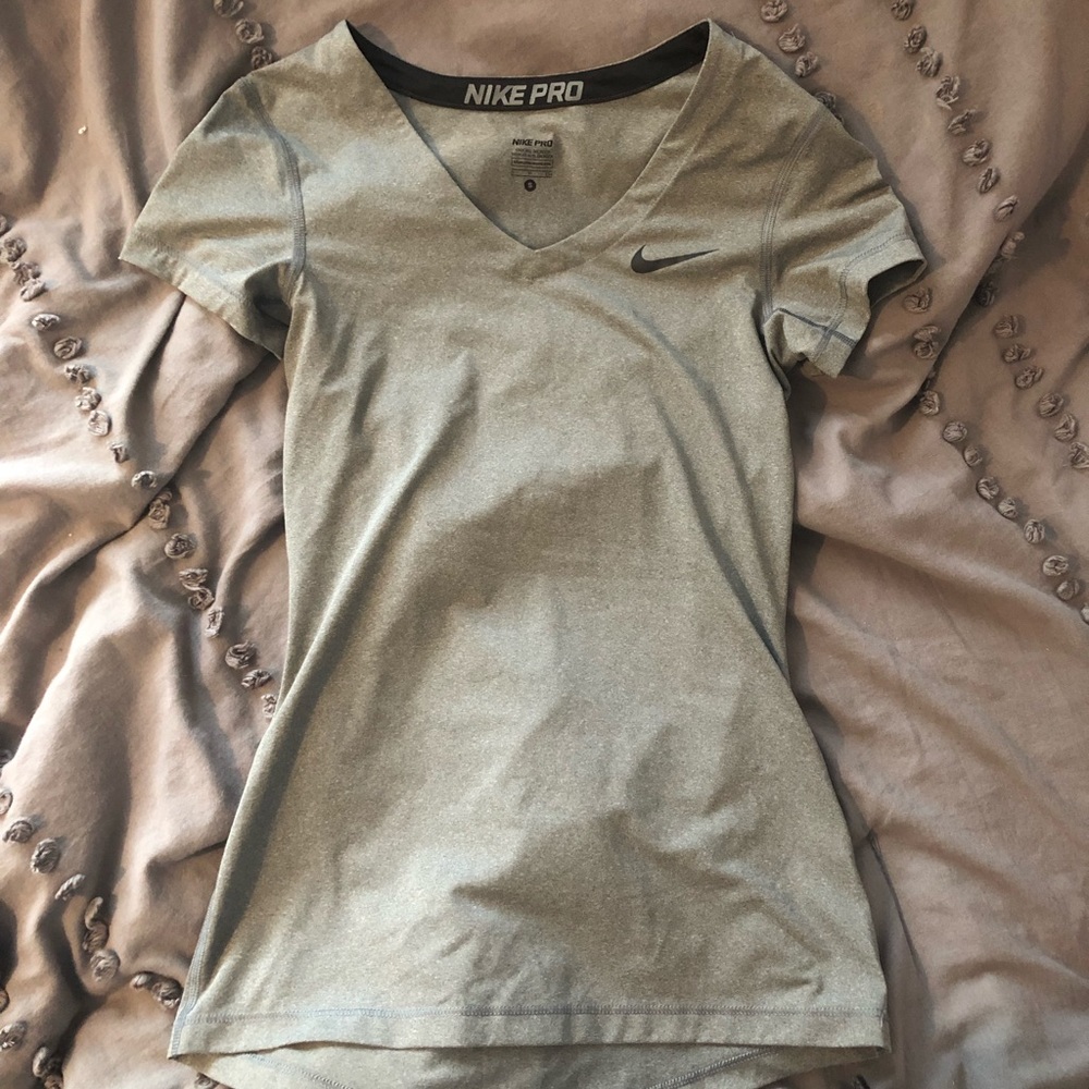Nike pro workout shirt